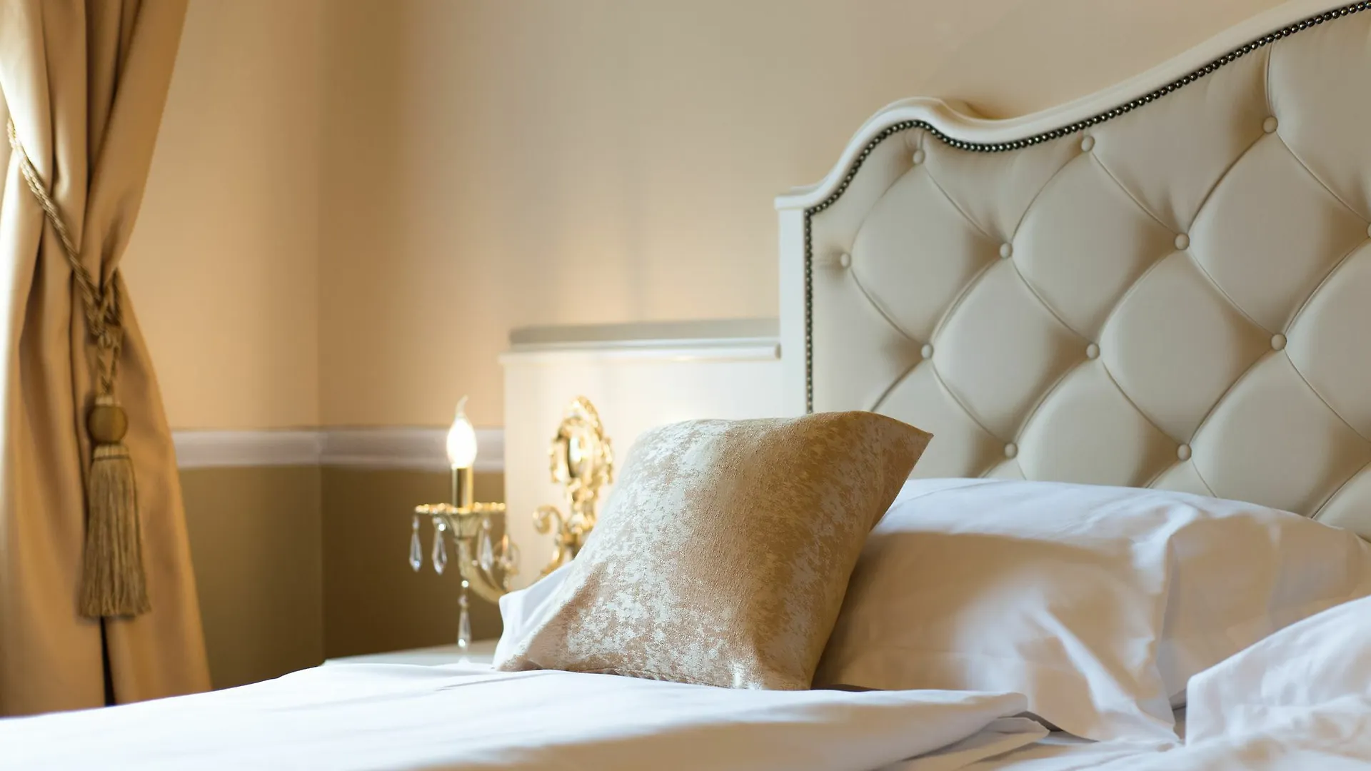 Central Square Heritage Hotel Split 4*,  Croacia